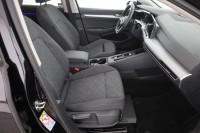 VW Golf VIII Variant 1.5 eTSI DSG