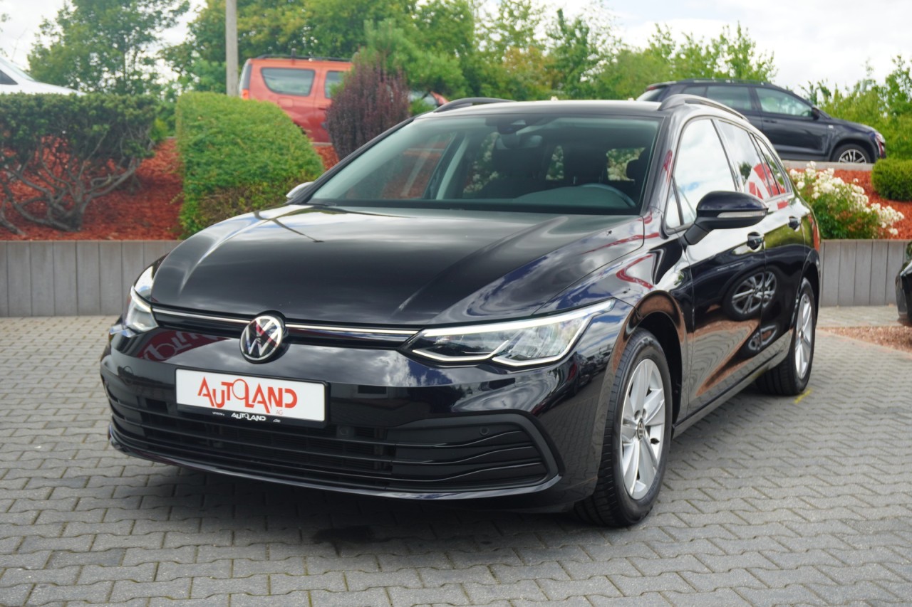 VW Golf VIII Variant 1.0 eTSI