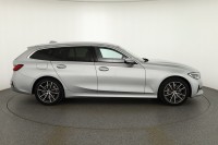 BMW 330 330e xDrive Touring Luxury
