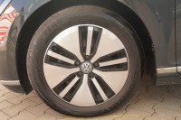VW Passat Variant GTE