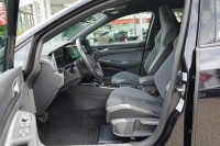 VW Golf VIII Variant 1.5 TSI R-Line