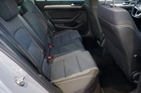 VW Passat Variant 2.0 TSI DSG R-Line