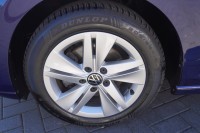 VW Golf VIII 1.0