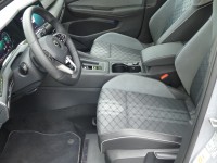 VW Golf VIII 1.5 eTSI R-Line DSG