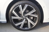 VW Golf VIII Variant 2.0 R-Line DSG