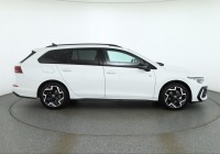 VW Golf VIII Variant 1.5 eTSI R-Line DSG