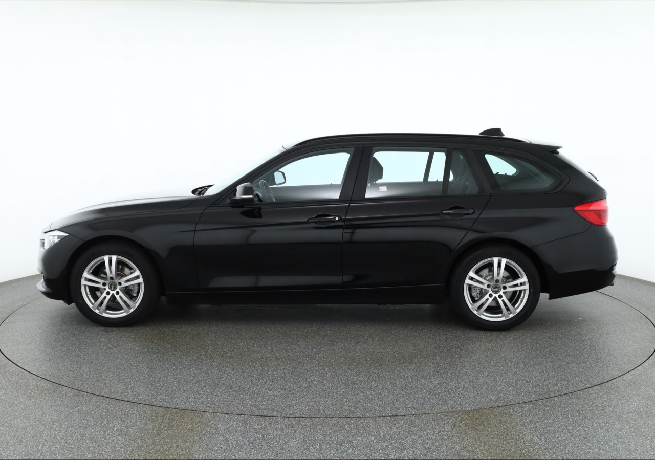 BMW 320 i Touring Advantage