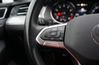 VW Passat Variant 1.5 TSI DSG R-Line