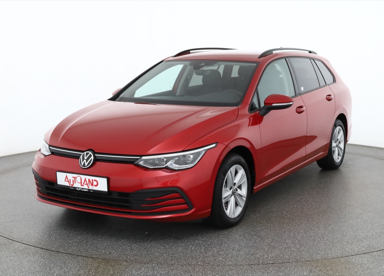 VW Golf VIII Variant 1.5 eTSI DSG Life