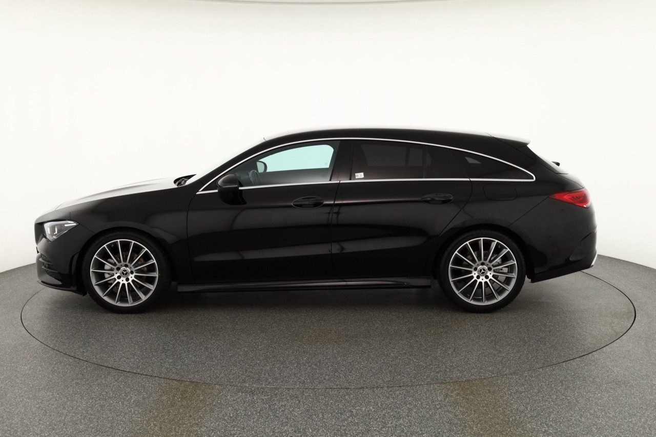 Mercedes-Benz Shooting Brake CLA 200 AMG Line