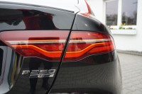 Jaguar XE 2.0 R-Dynamic S