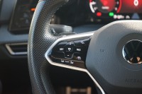 VW Golf VIII Variant R-Line eTSI