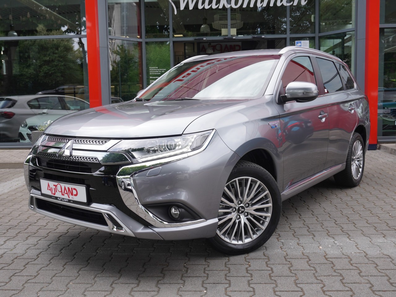 Mitsubishi Outlander 2.4 PHEV Plug-in Hybrid Basis Spirit 4WD