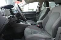 VW Golf VIII Variant Style