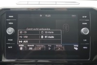 VW Passat Variant 1.5 TSI Highline R-Line