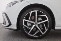 VW Golf VIII Variant 2.0 TDI DSG 2x R-Line