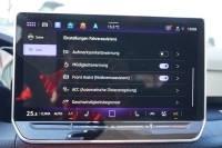 VW Golf VIII Variant 1.5 eTSI R-Line