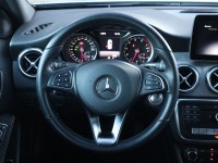 Mercedes-Benz GLA 200 Urban