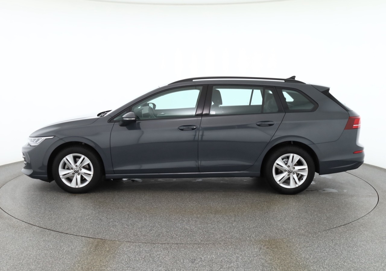VW Golf VIII Variant 1.5 eTSI DSG Life