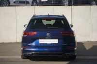 VW Golf VIII Variant R-Line eTSI