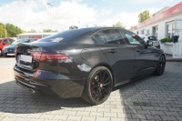 Jaguar XE 2.0 R-Dynamic SE