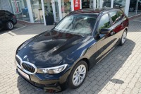 BMW 320 320iA Touring Advantage