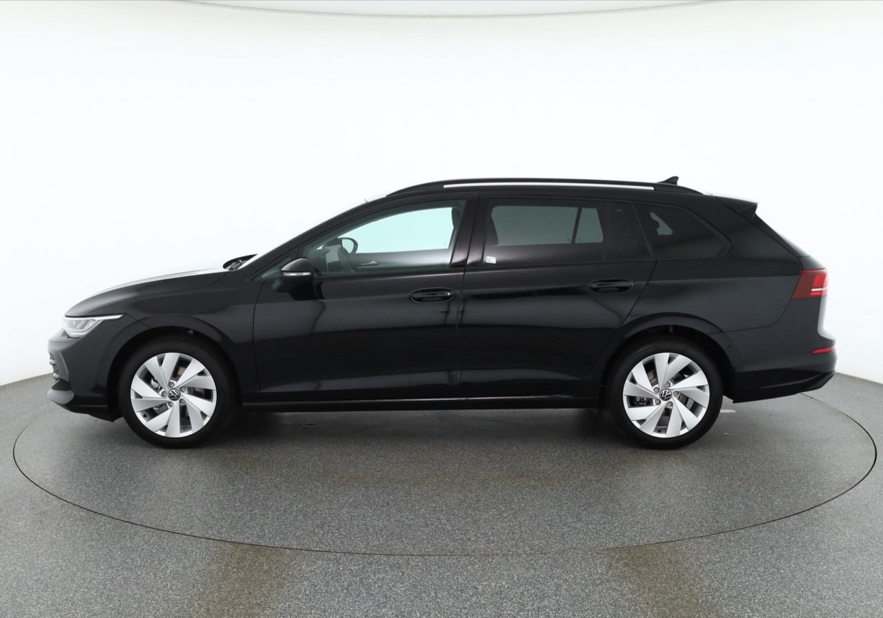 VW Golf VIII Variant 1.5 TSI DSG