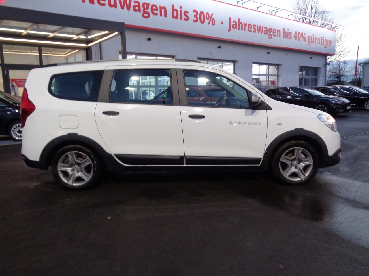 Dacia Lodgy Stepway Plus 1.3 TCe 130