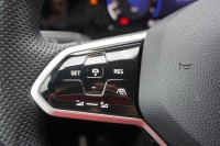 VW Golf VIII 1.5 16V TSI R-Line