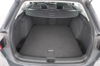 VW Golf VIII Variant 1.0 eTSI DSG Life