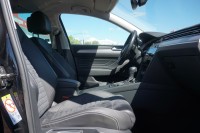 VW Passat Variant 1.5 TSI DSG R-Line