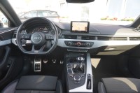 Audi A4 Avant 40 2.0 TFSI S line