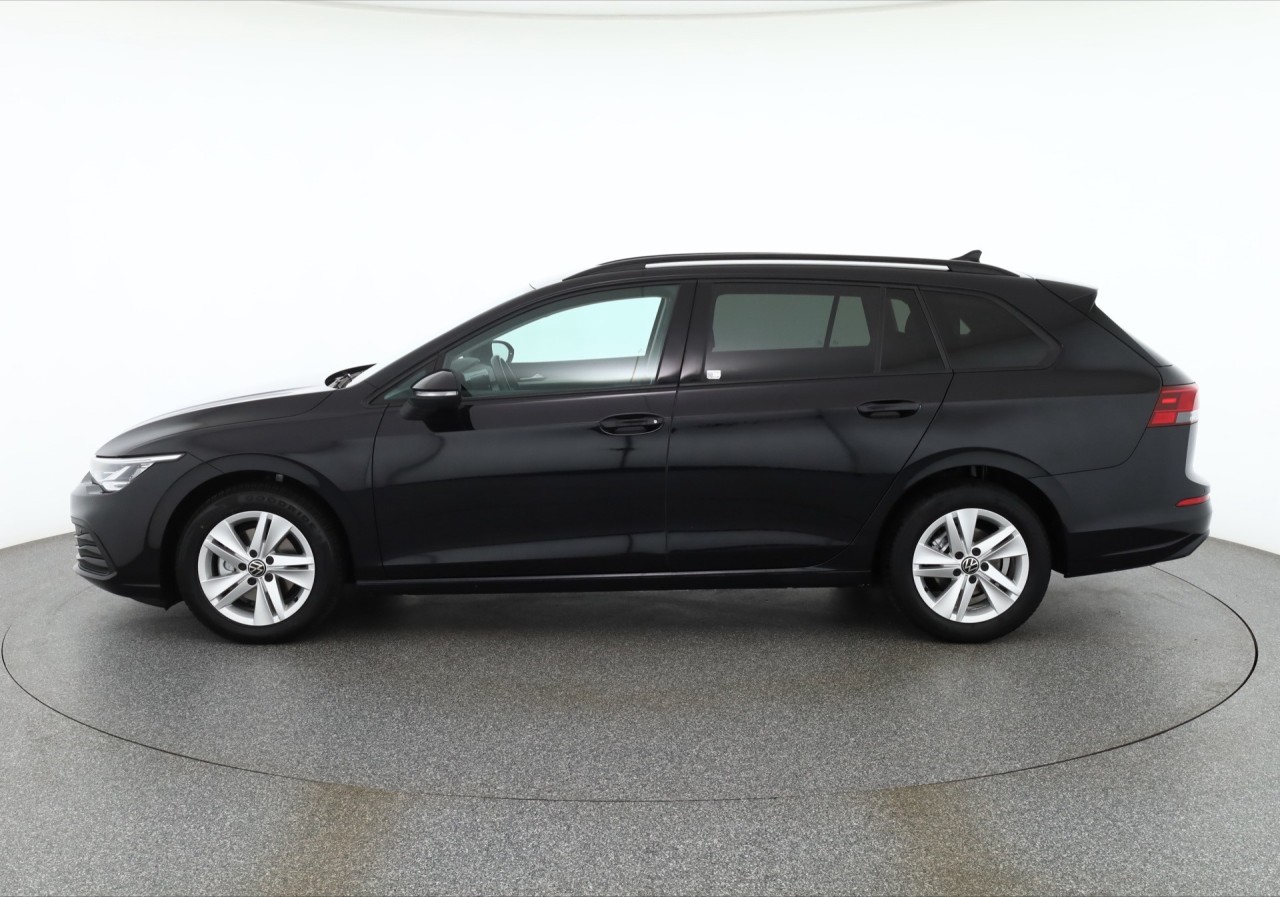 VW Golf VIII Variant 1.0 TSI Life