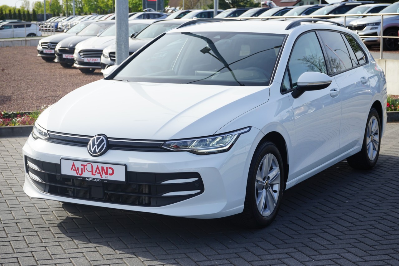 VW Golf VIII Variant 1.5 eTSI DSG Life