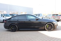 Jaguar XE D180 R-Dynamic SE