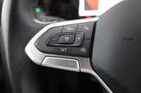 VW Golf VIII Variant 1.5 eTSI DSG Life
