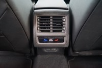 VW Golf VIII Variant 1.5 eTSI R-Line