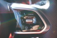 Jaguar XE 2.0 R-Dynamic Black