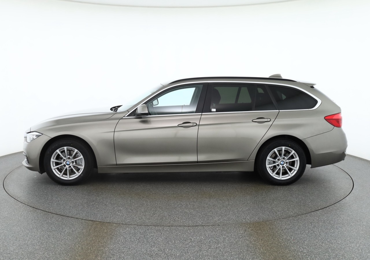 BMW 318 i Touring Advantage