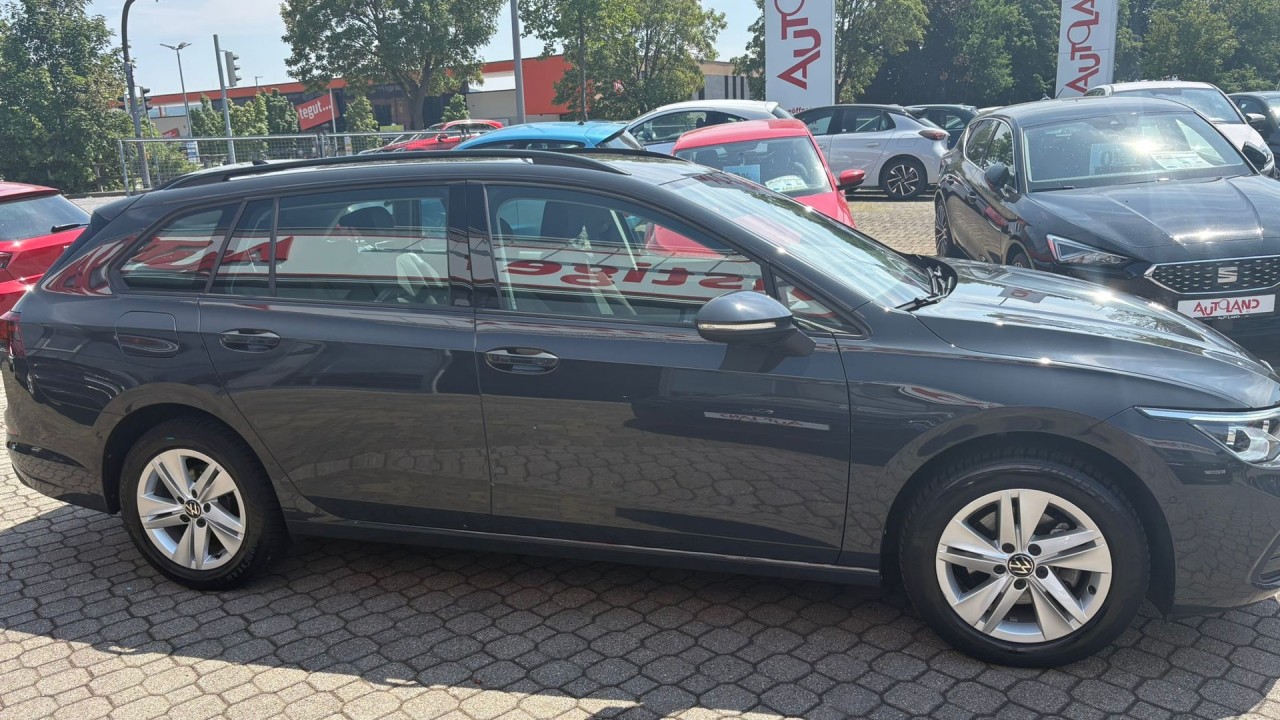VW Golf VIII Variant 1.0 TSI Life