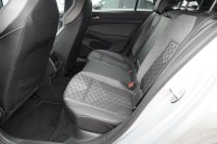 VW Golf VIII Variant 2.0 TDI R-Line