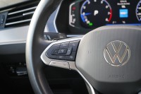 VW Passat Variant 1.5 TSI DSG R-Line