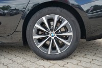 BMW 330 330e Advantage