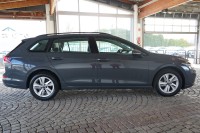 VW Golf VIII Variant 1.0