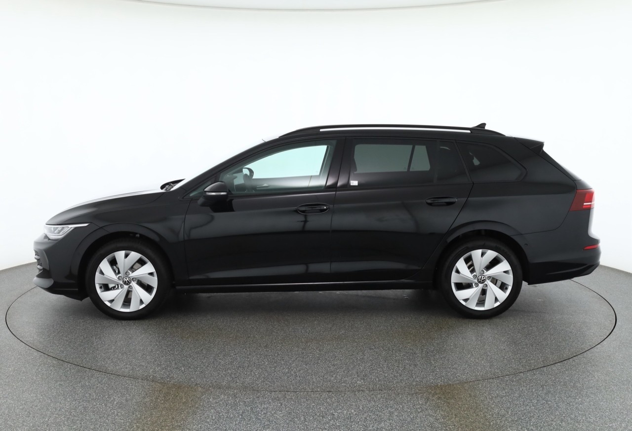 VW Golf VIII Variant 1.5 TSI DSG