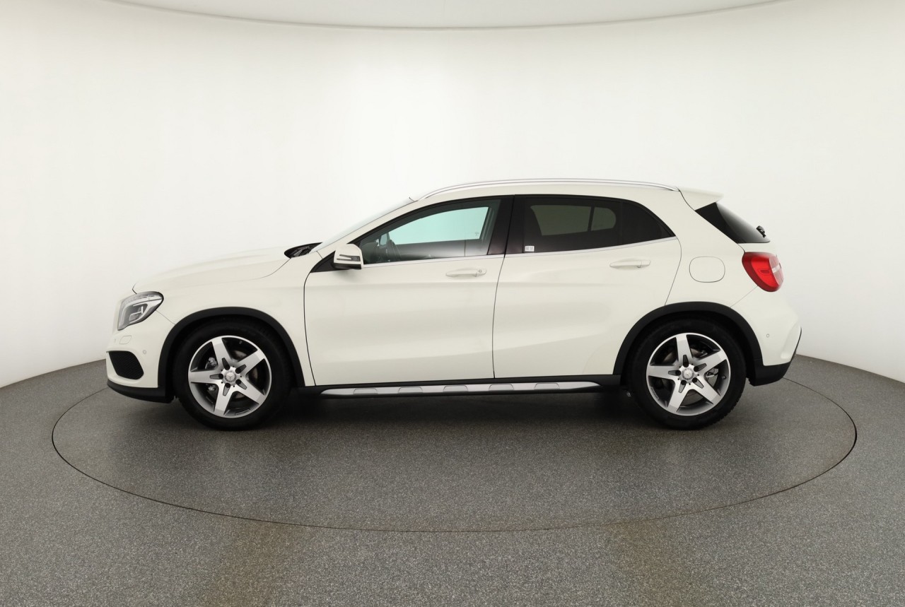 Mercedes-Benz GLA 180 AMG Line Aut.