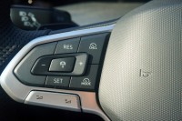 VW Golf VIII Variant 1.5 eTSI R-Line DSG