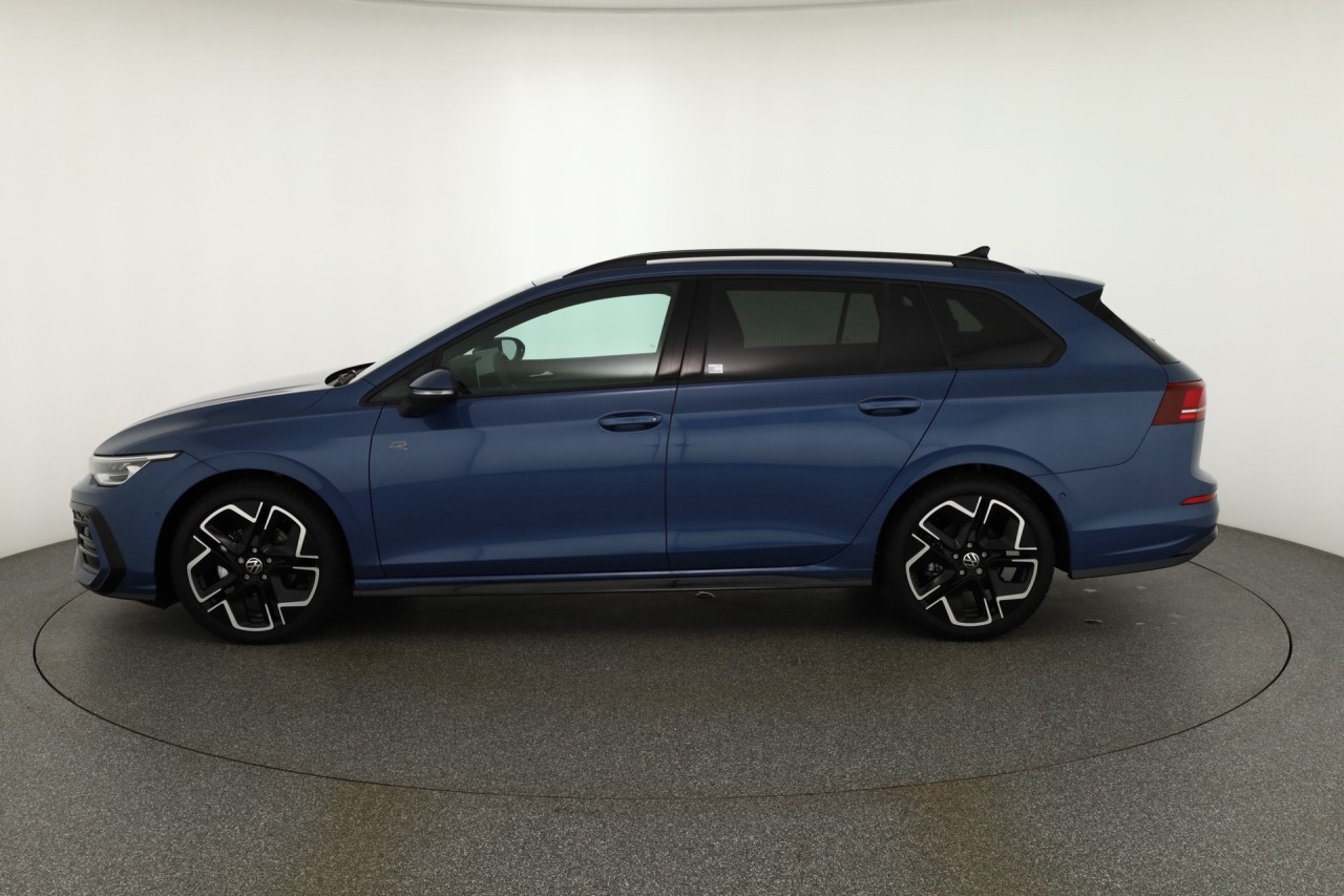 VW Golf VIII Variant 1.5 eTSI R-Line DSG