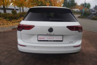 VW Golf VIII Variant eTSI DSG