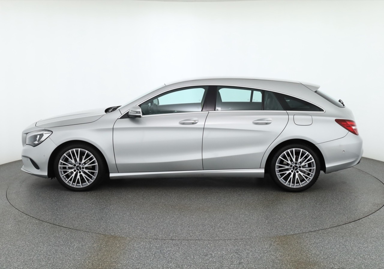 Mercedes-Benz CLA 180 Shooting Brake 